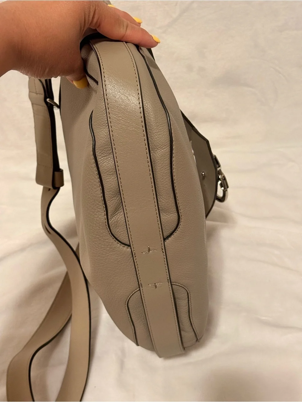 Tory Burch Gemini Link Belted Hobo Crossbody in French Gray
